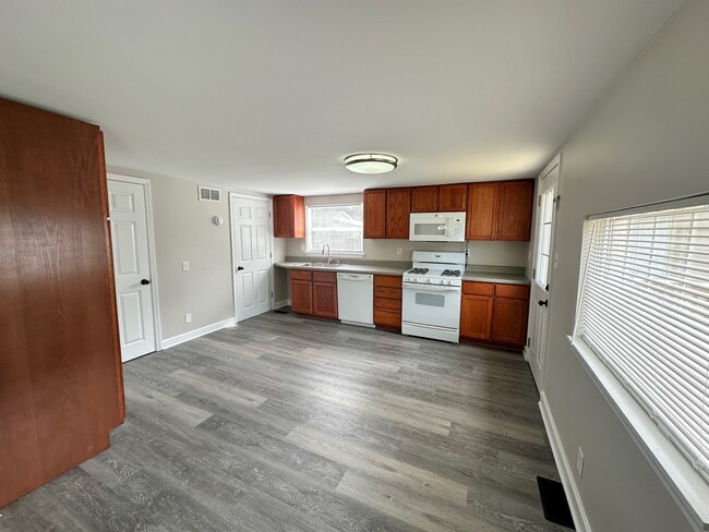 Building Photo - 7425 Cedar Dr