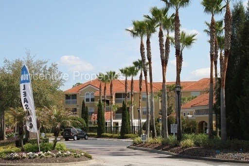 Building Photo - 18001 Richmond Place Dr