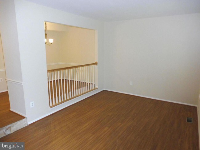 Foto del edificio - 7012 Roslyn Ave