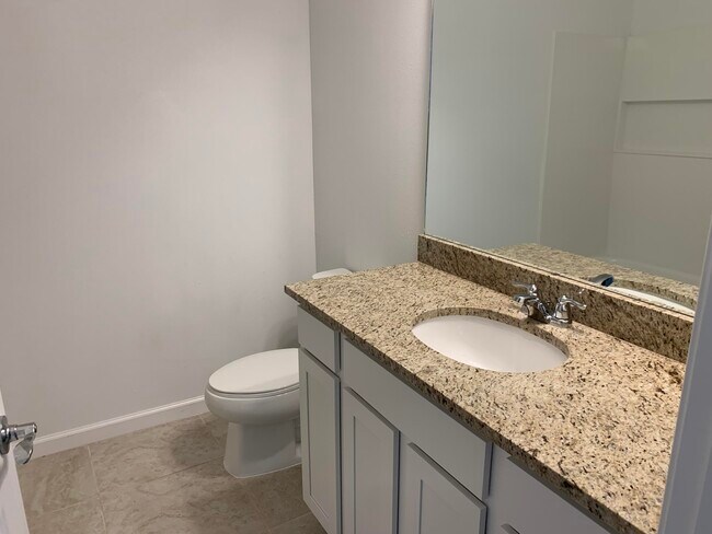 Building Photo - 1350 SW Lawndale Ave