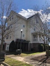 Building Photo - 256 Landing Dr