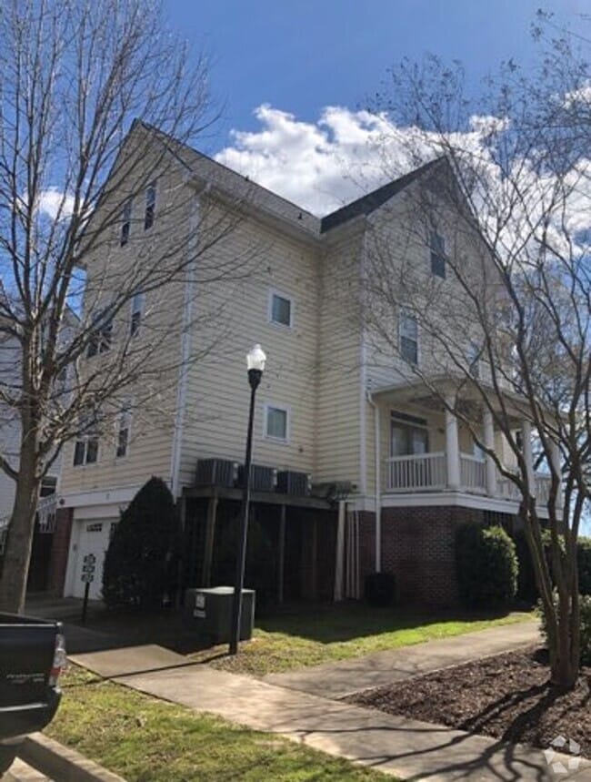 Building Photo - 256 Landing Dr