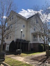 Building Photo - 256 Landing Dr