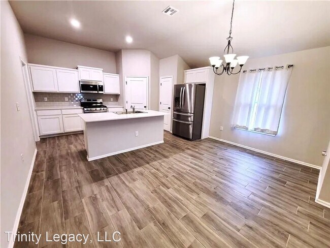 Building Photo - 3 br, 2 bath House - 3721 Central Park Dr.