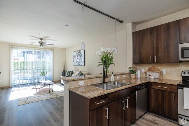 Flagstone JB 1BR, 1BA - 871SF - Kitchen - Mosaic Westshore Apartments