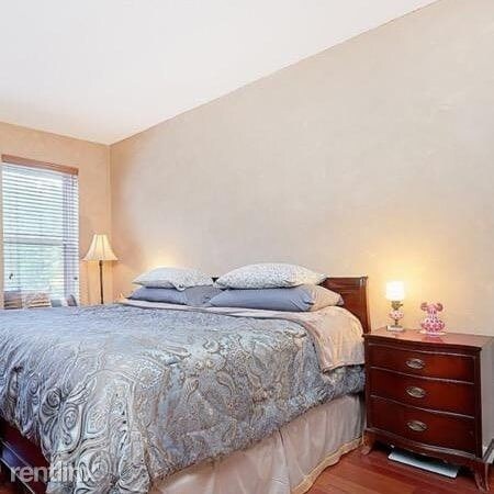 Building Photo - 2 br, 1 bath Apartment - 10104 4th Ave