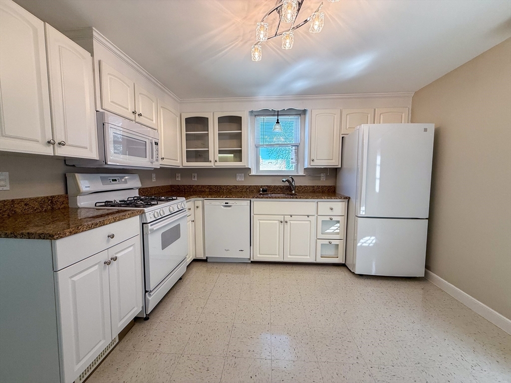 Primary Photo - 46 Sterling St