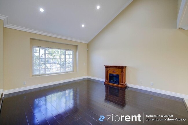 Building Photo - 12444 Mapledale St