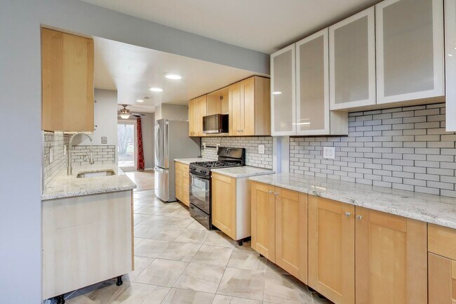 Foto del edificio - 5769 Yellowrose Ct
