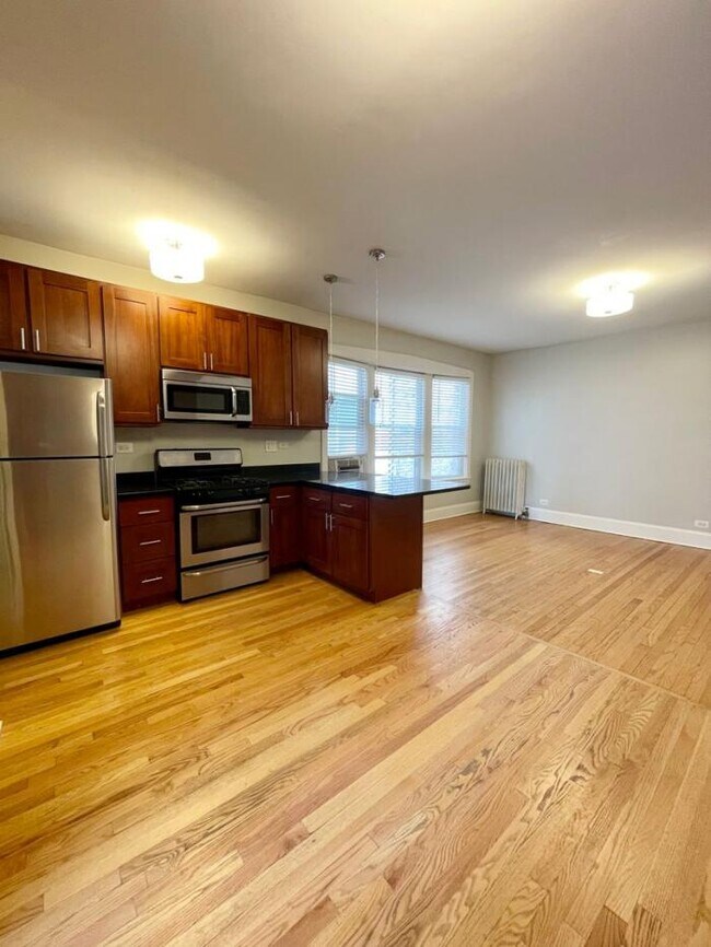 Building Photo - 1 bedroom in Evanston IL 60202