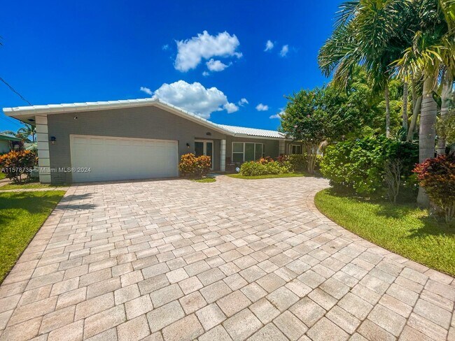 Foto del edificio - 2770 NE 8th Ct