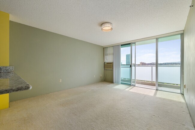 Foto del edificio - 2 Bed / 1.5 Bath Condo with 2 Parking Salt...