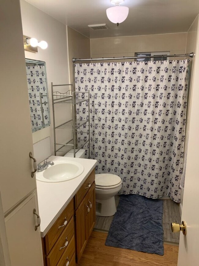 Foto del edificio - 2 Bedroom Apartment in Provo!