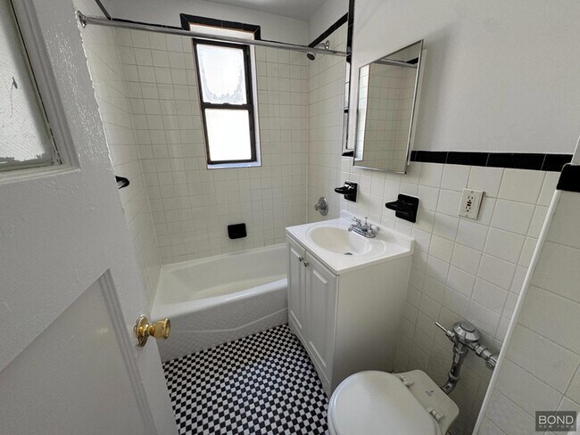 Foto del edificio - 32-15 35th St