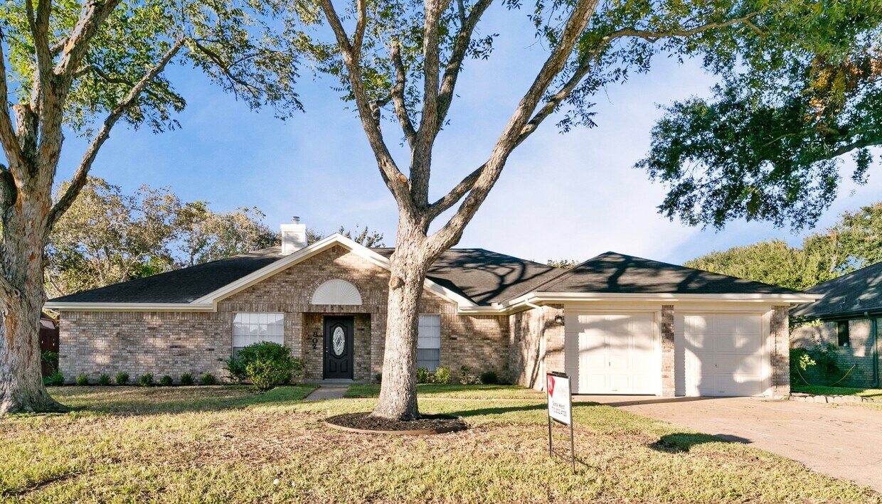 Foto principal - 802 Foxglove Dr