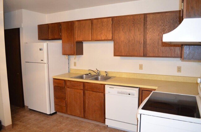 Building Photo - 1610 Roadrunner Pl