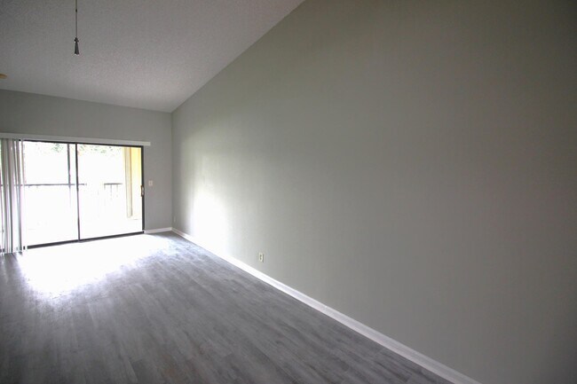 Building Photo - 3160 Leewood Ter