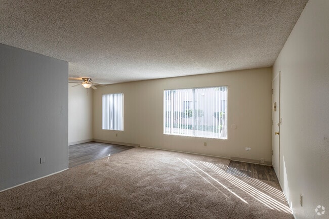 2 BR, 2 BA - 975 SF - Palms Apartments