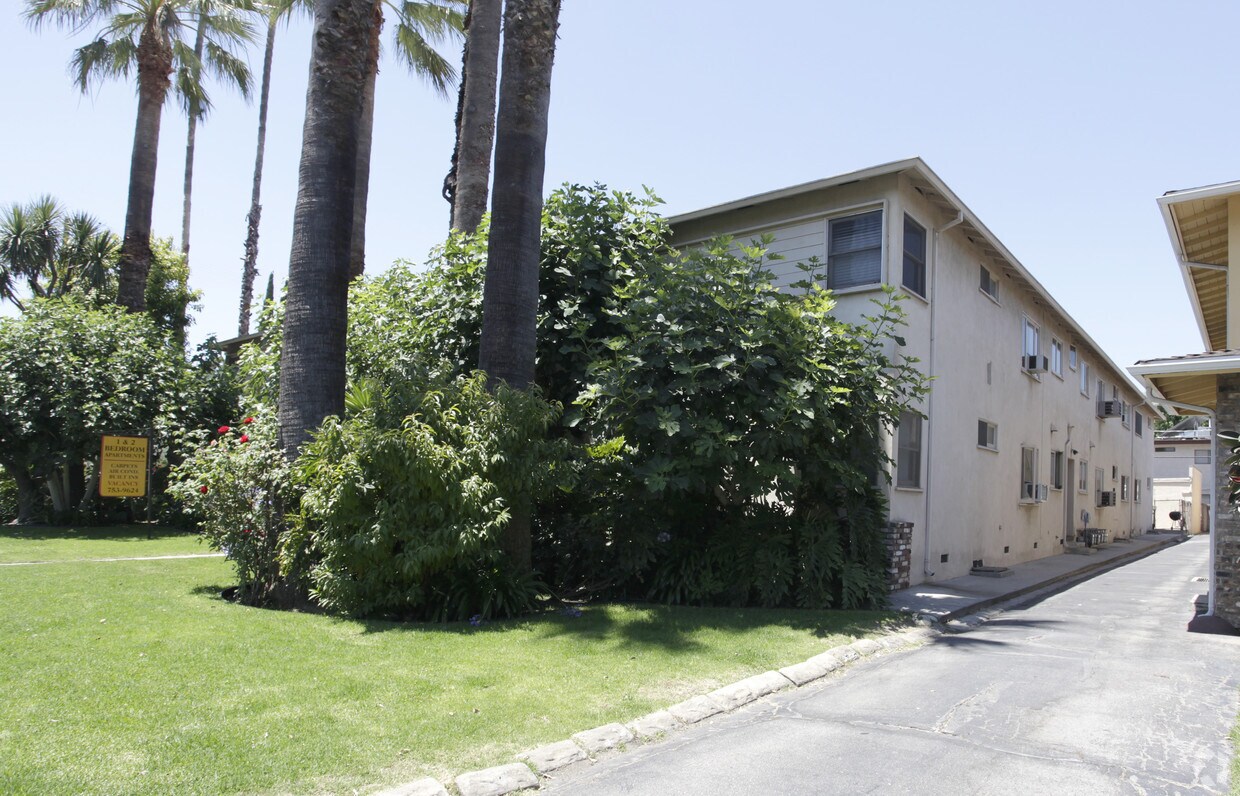 Foto del edificio - 5501-5505 Radford Ave