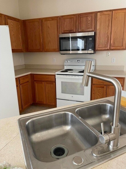 Foto del edificio - 4312 Collinwood Dr