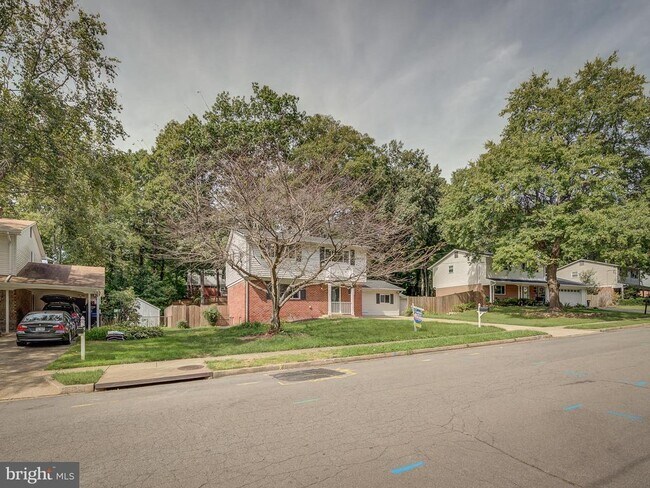 Foto del edificio - 6812 Landor Ln