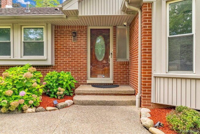 Building Photo - 36939 Heatherton Dr