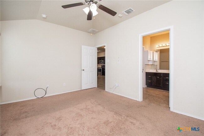Building Photo - 1707 Gigante Dr