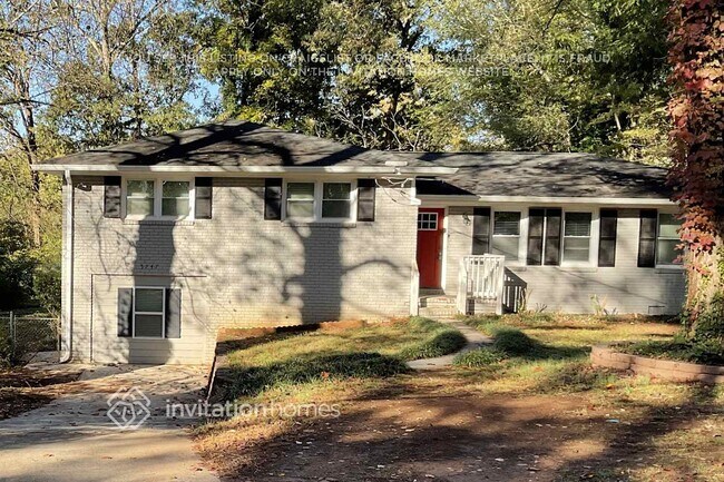 Building Photo - 5747 Woodland Dr