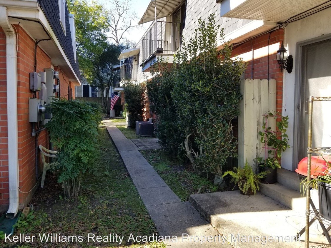 Foto principal - 2 br, 1 bath House - 211 Versailles Unit 10