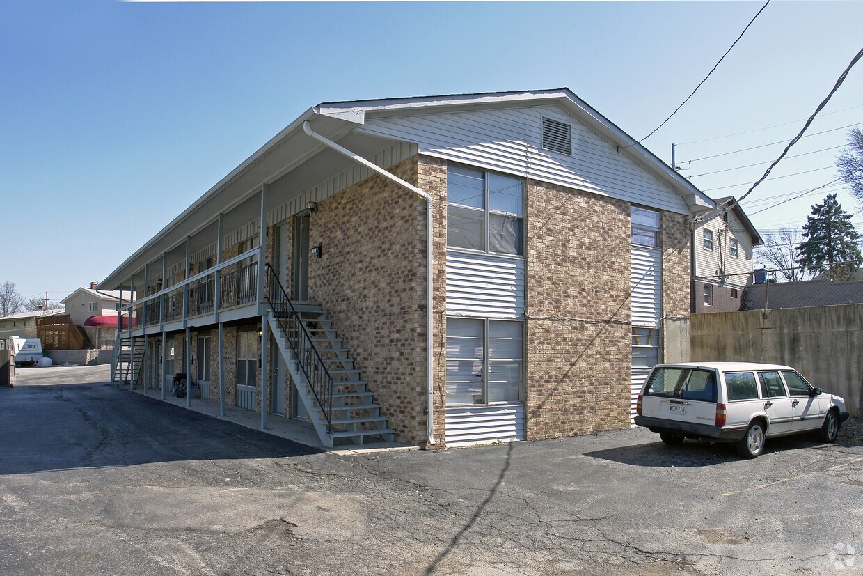 1255 Cunningham Ave, Saint Charles, MO 63301 Apartments in Saint Charles, MO