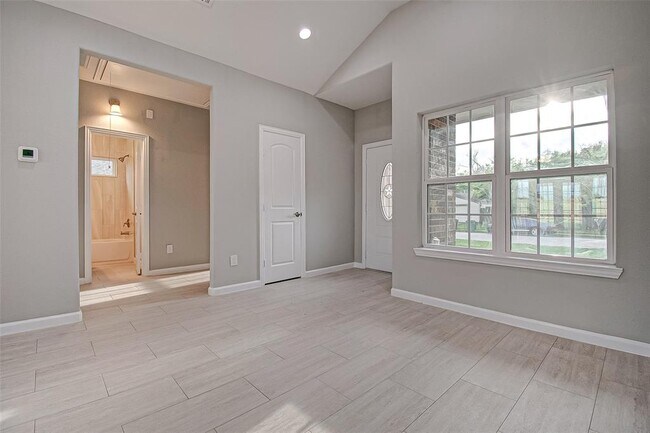 Building Photo - 7609 Albacore Dr