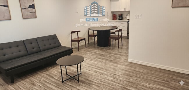 Foto del edificio - 515 W Pebble Beach Dr