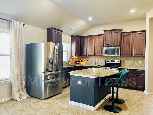 Building Photo - 255 Archer Way