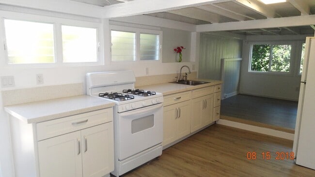 Photo - 98500H Apartment