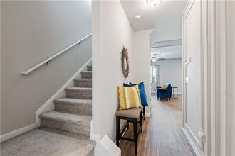 Building Photo - 2831 Ridgeview Dr