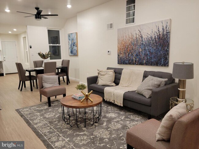 Foto del edificio - 1748 N Bambrey St