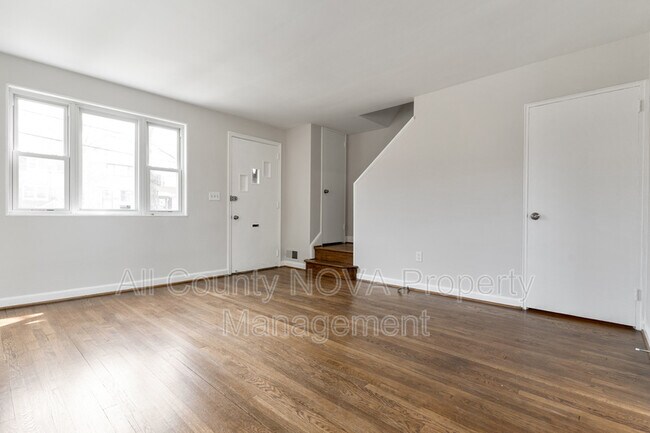 Foto del edificio - 5816 35th Pl