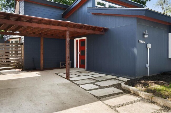 Building Photo - 1005 Mansell Ave