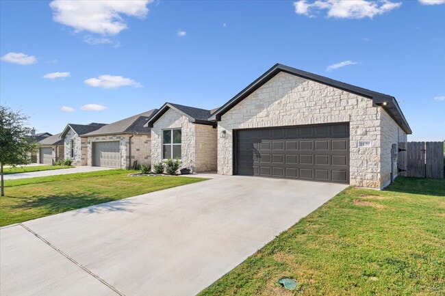 Building Photo - 2120 Blackhawk Lp