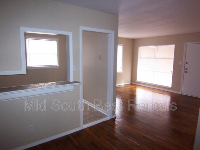 Building Photo - 1628 Vicky Ln