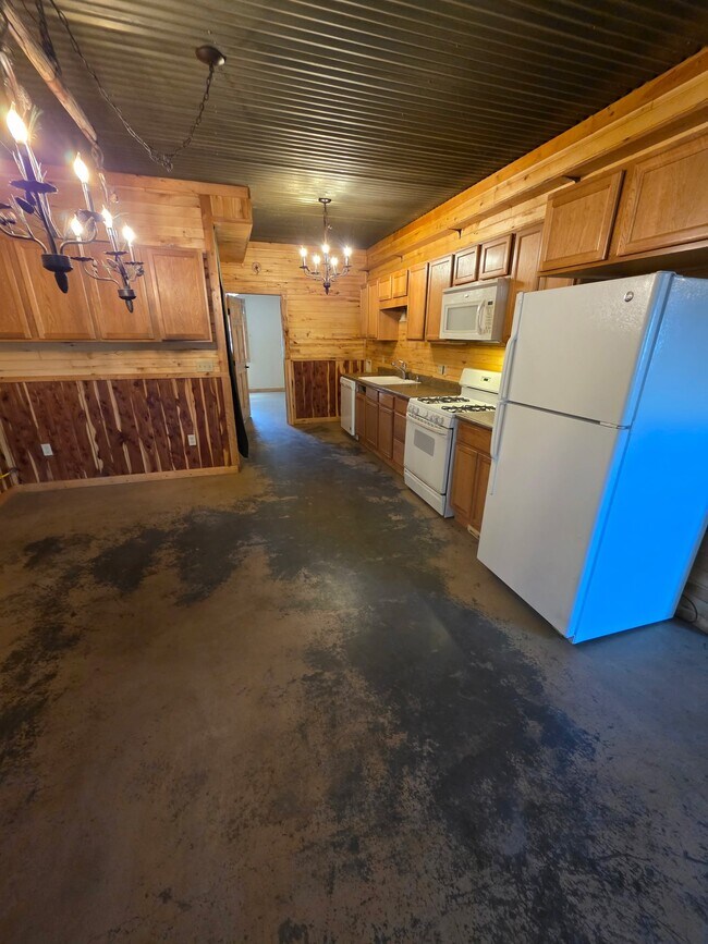 Foto del edificio - 24885 Timothy Rd