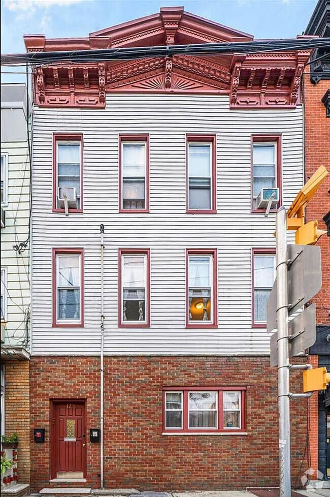 Building Photo - 123 Franklin St