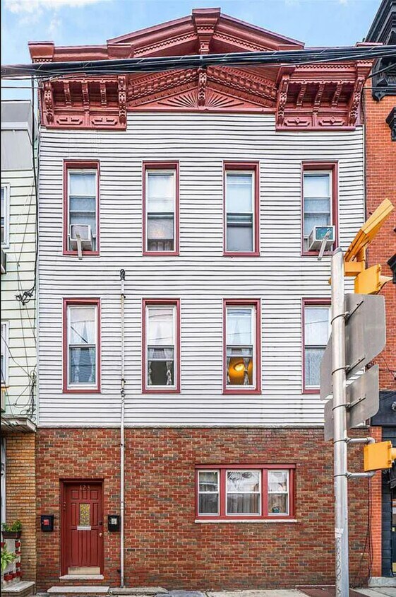 Primary Photo - 123 Franklin St