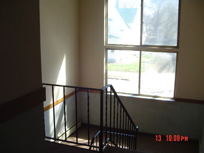 Building Photo - 2726 Bloomington Ave