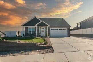 Building Photo - 3368 S Kingsbury Dr