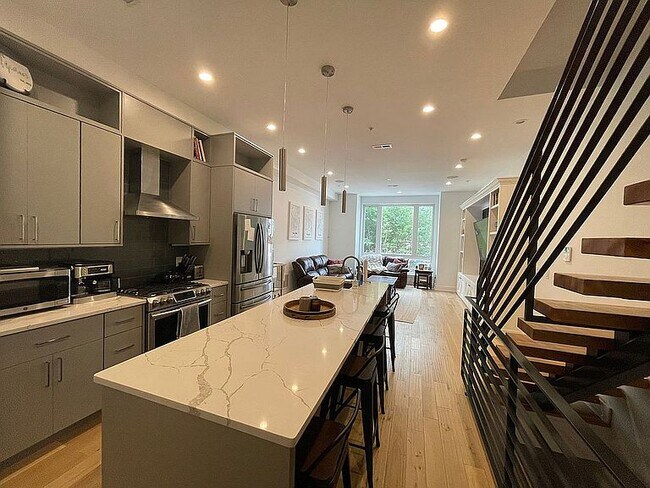 Foto del edificio - 1544 S 20th St