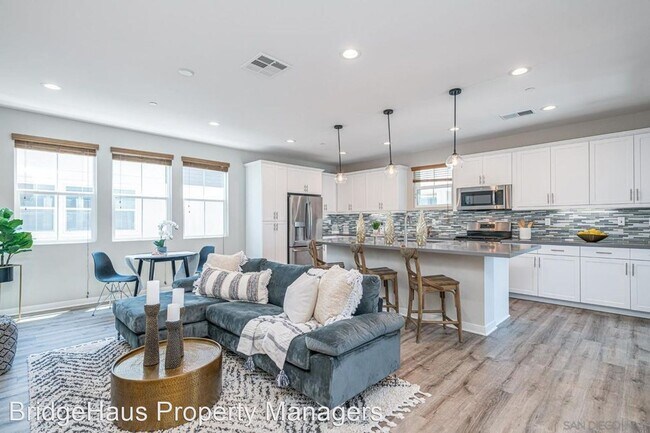 Building Photo - 3 br, 2.5 bath House - 1872 Observation Wa...