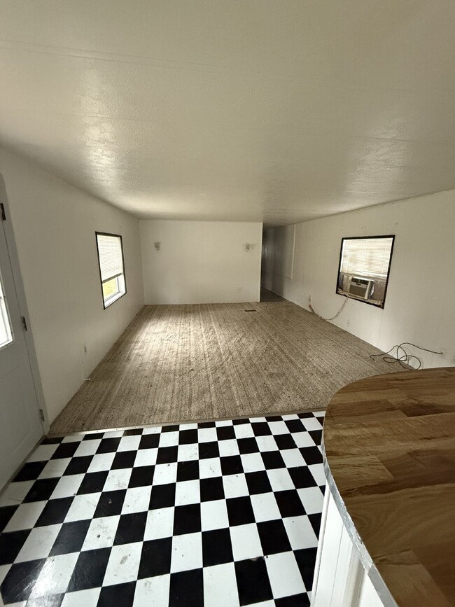 Foto del edificio - 2 Bedroom 1 Bath Mobile Home in Madison He...