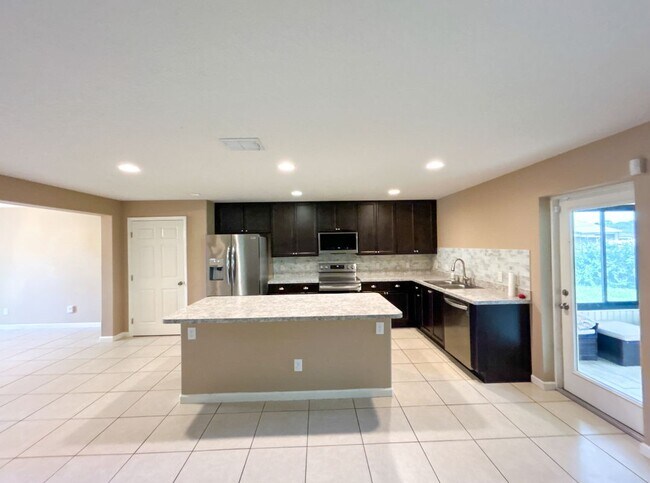 Foto del edificio - 1334 Lotus St SE