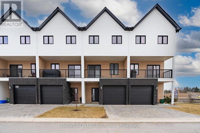 Building Photo - 1595 Capri Cres